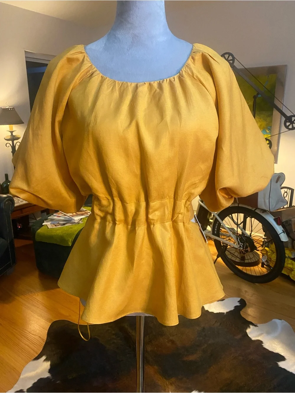 ‘ASTR the Label’ Elegant Yellow Puff-Sleeve Peplum Top - Women